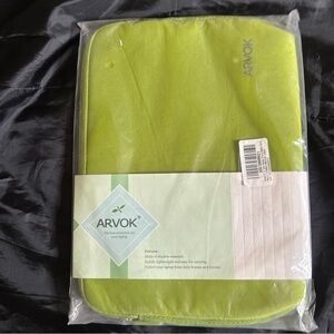 NWT Arvok Lime Green Tablet Laptop Cover 11-12 Inch Zipper Closure Neoprene